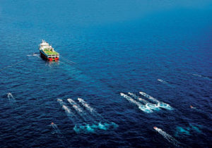 Seismic towing spread
